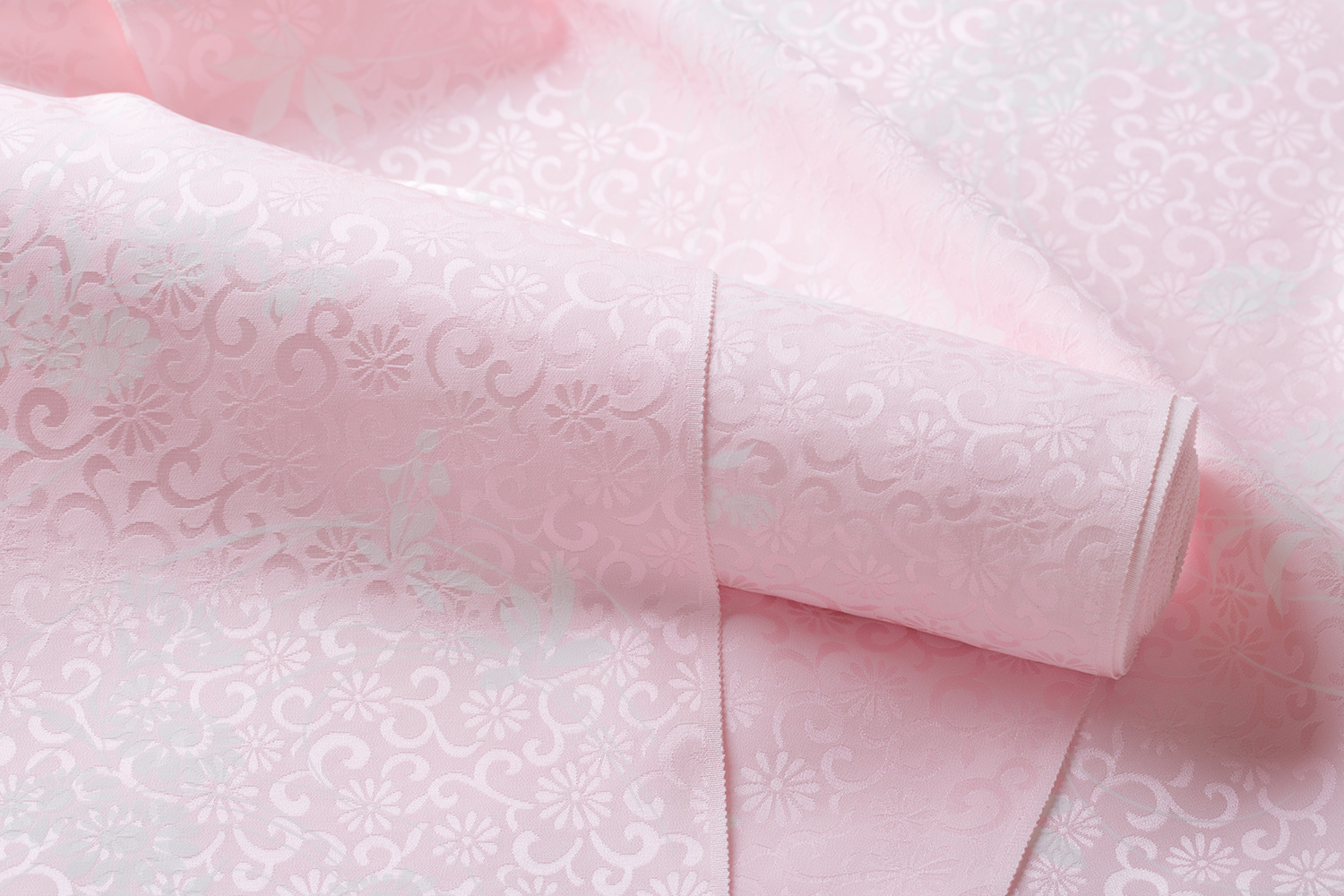 Juban with rosy ground yuzen, white-raised autumn grass